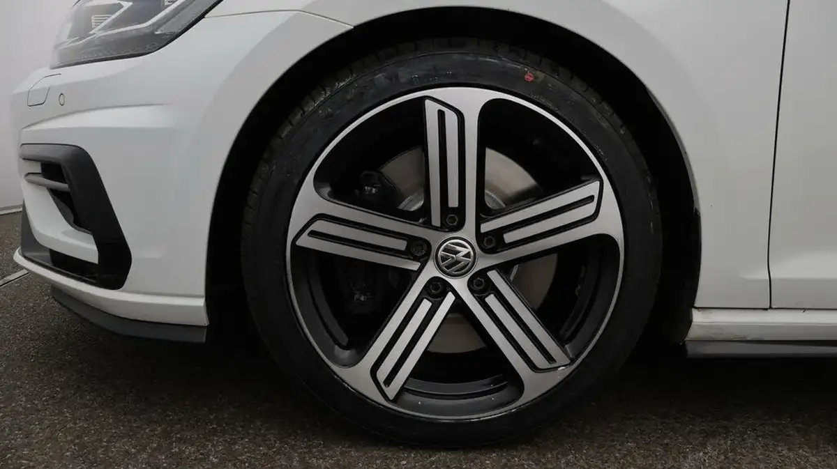 2019-volkswagen-golf-20-tsi-r-300ps-hatchback-5d-dsg-big-18