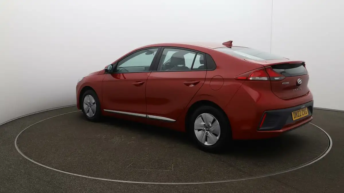 2022-hyundai-ioniq-16-gdi-premium-se-hybrid-big-5