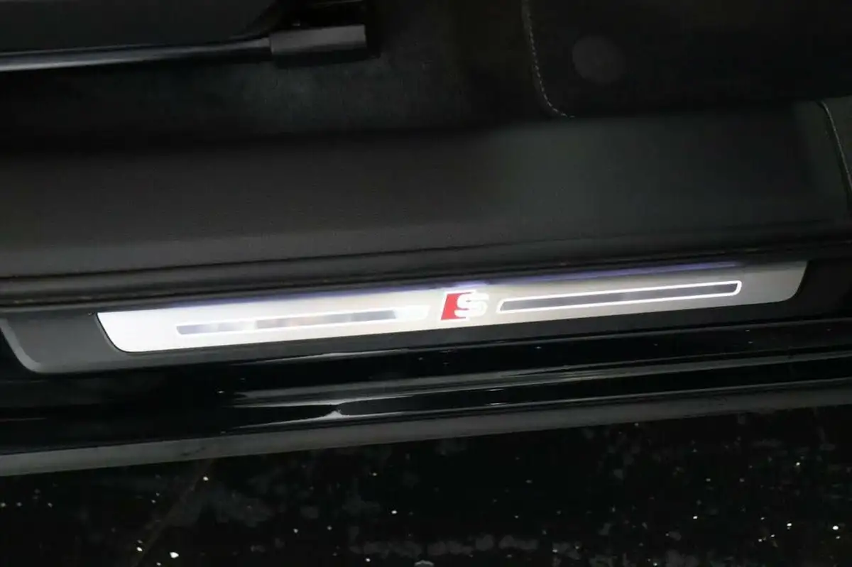 2020-audi-e-tron-55e-s-line-station-wagon-big-17