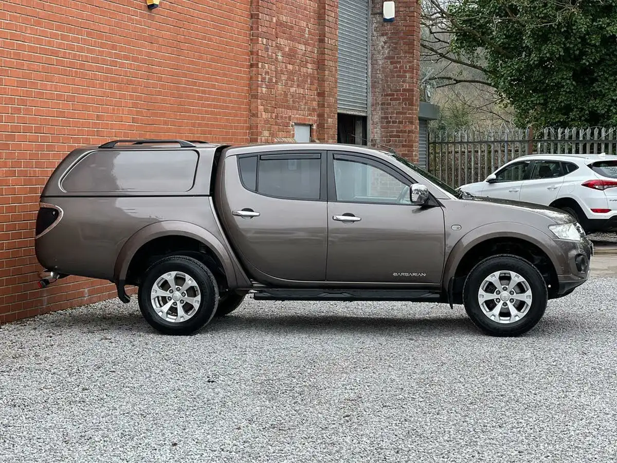 2014-mitsubishi-l200-25td-barbarian-auto-big-4