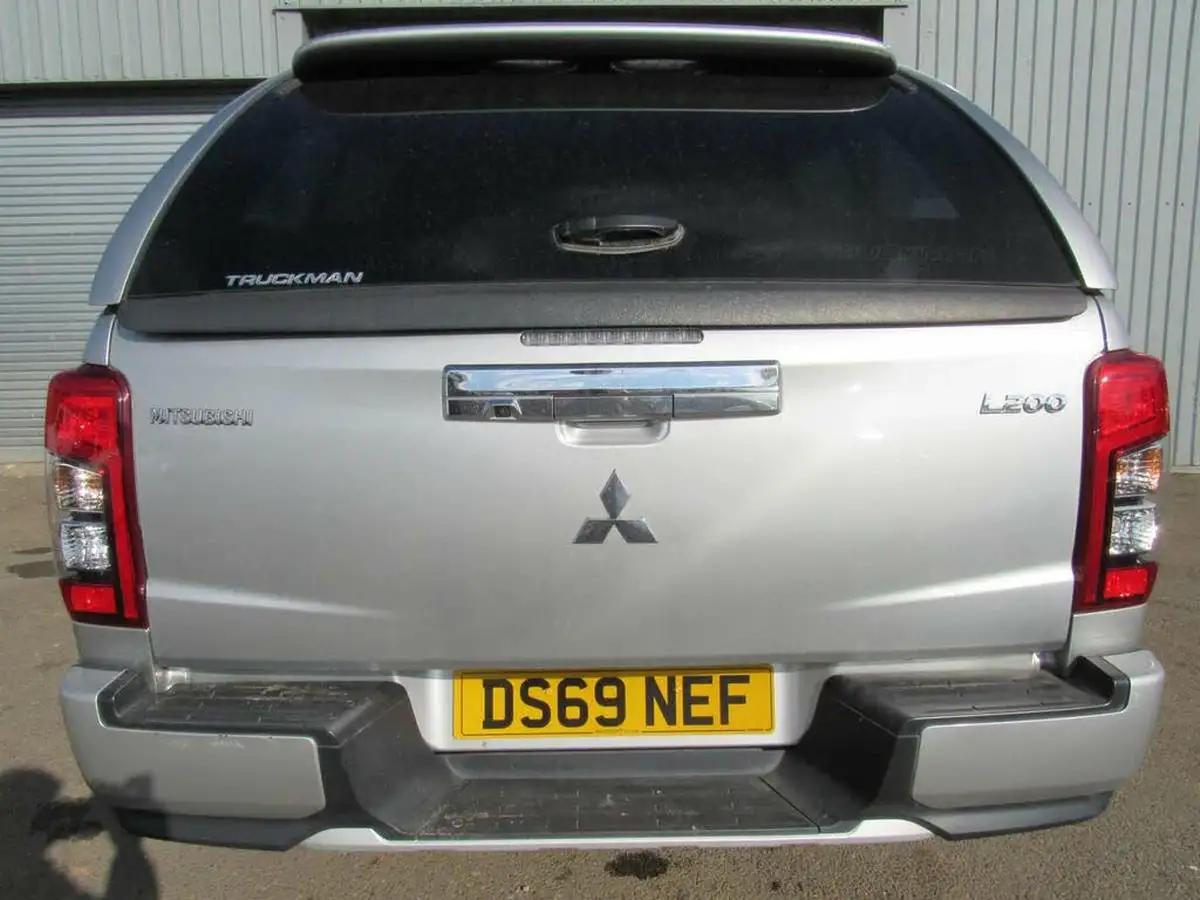 2019-mitsubishi-l200-22di-d-warrior-big-8