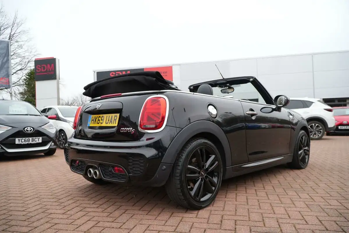 2019-mini-cooper-20-cooper-s-sport-189bhp-convertible-2d-big-17