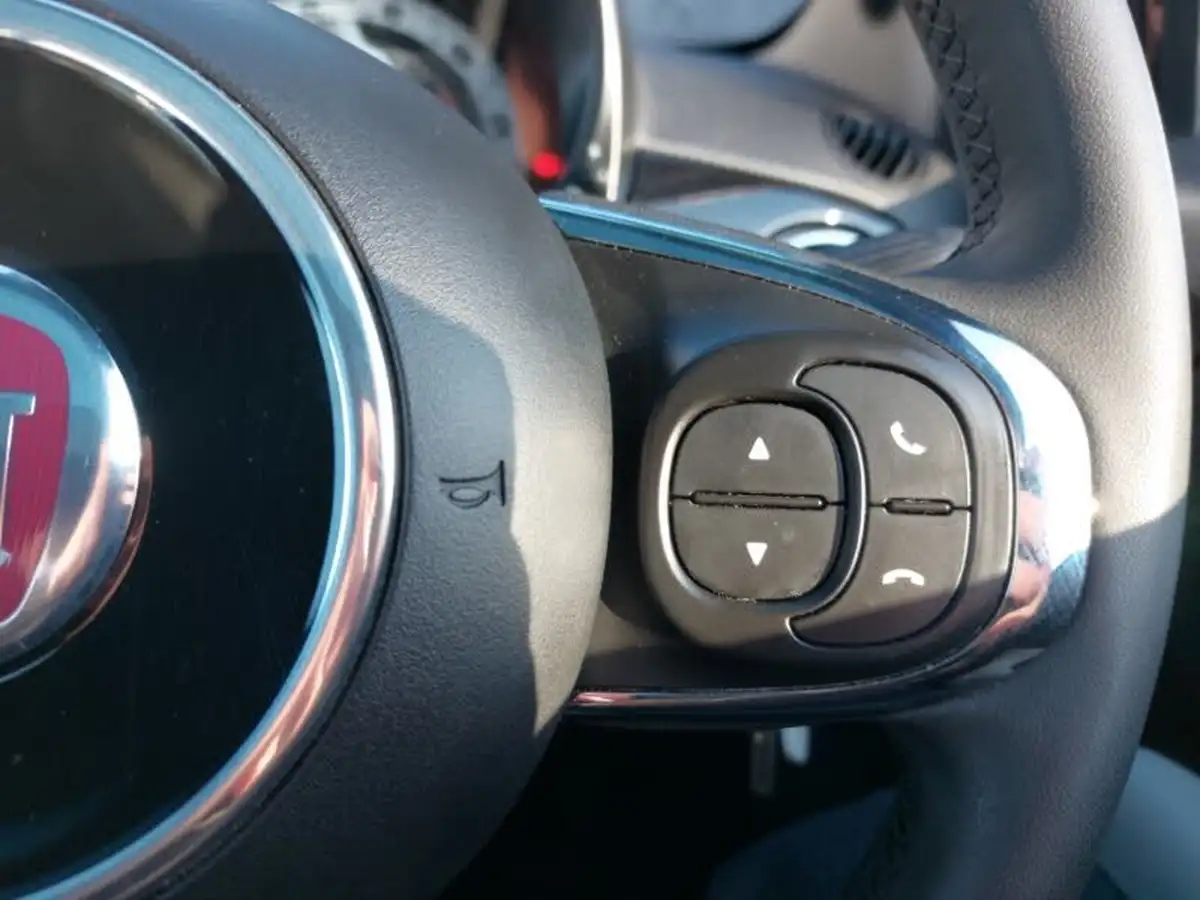2023-fiat-500-10-dolcevita-big-13