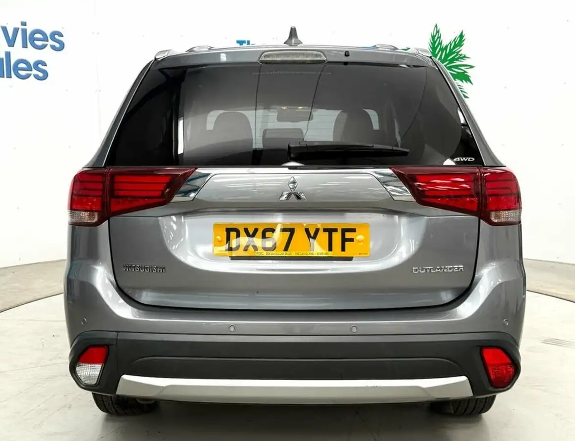 2017-mitsubishi-outlander-22di-d-3-big-6