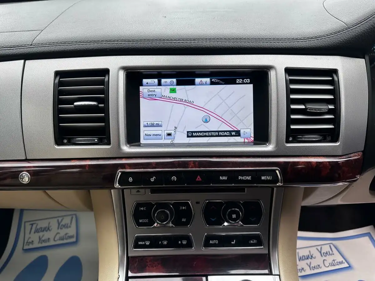 2012-jaguar-xf-22td-luxury-190ps-saloon-4d-auto-big-33