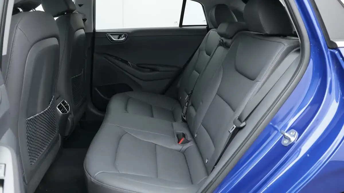 2021-hyundai-ioniq-e-premium-se-electric-100kw-big-16