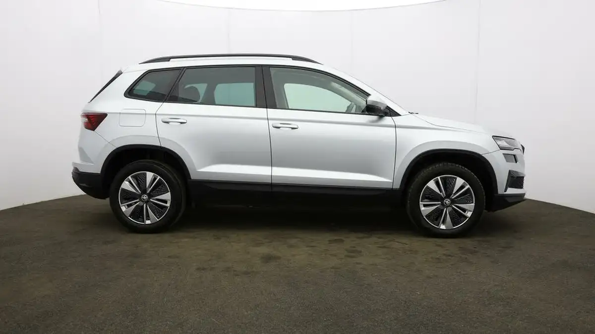 2022-skoda-karoq-10-tsi-se-drive-big-52