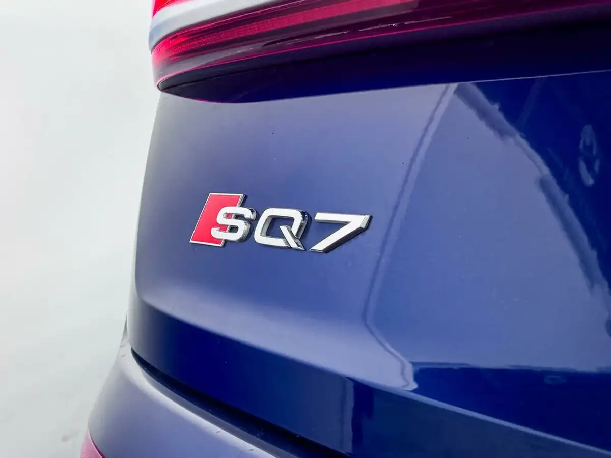 2020-audi-sq7-40tdi-big-12
