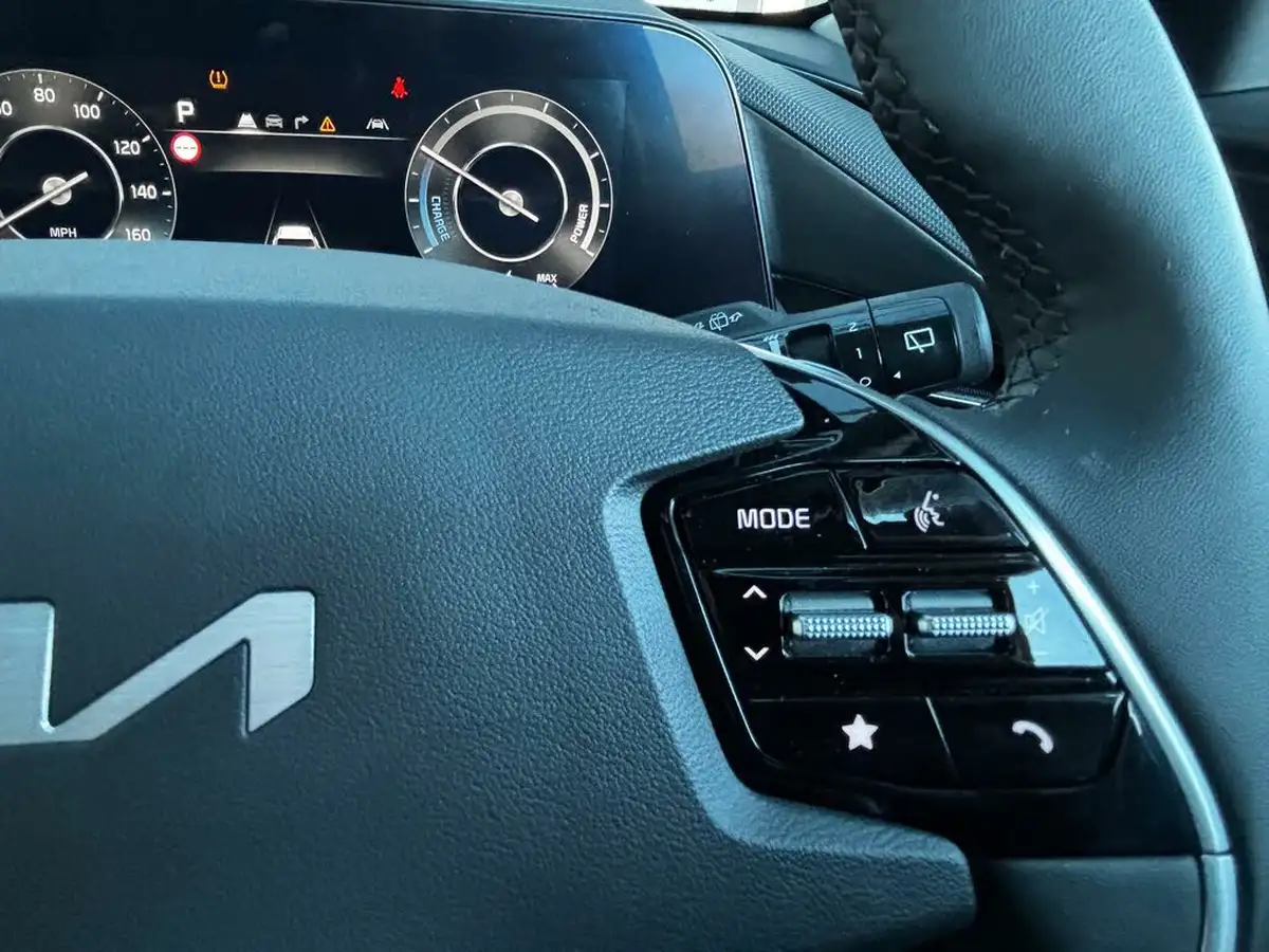 2024-kia-niro-ev-e-3-big-24
