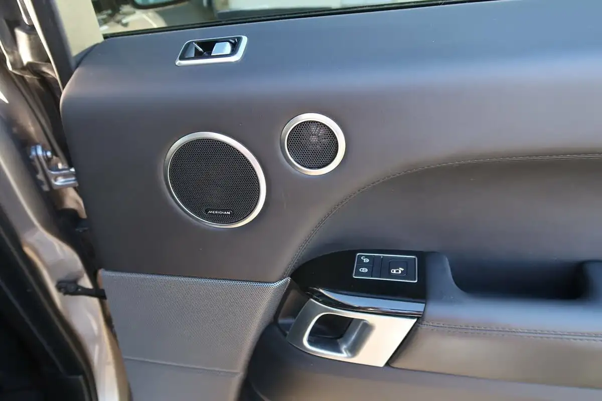 2019-land-rover-range-rover-sport-20-p400e-hse-dynamic-big-34