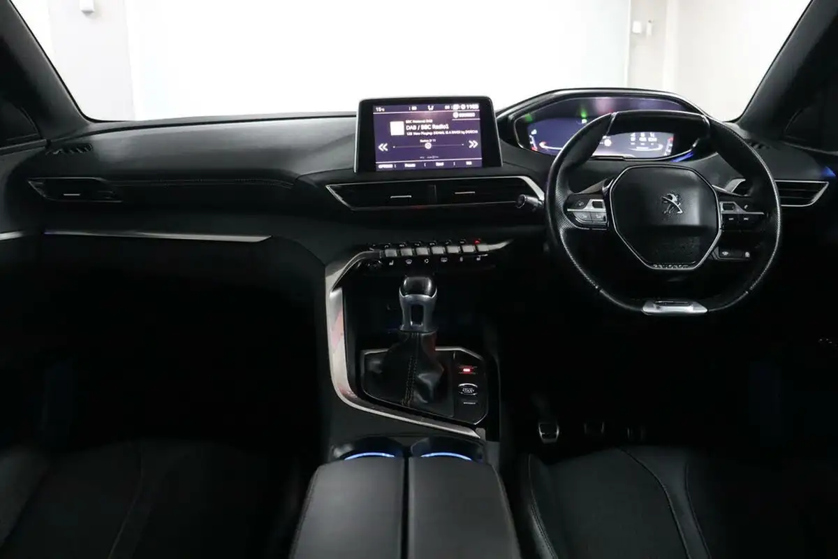 2019-peugeot-3008-suv-12-puretech-gt-line-premium-big-39
