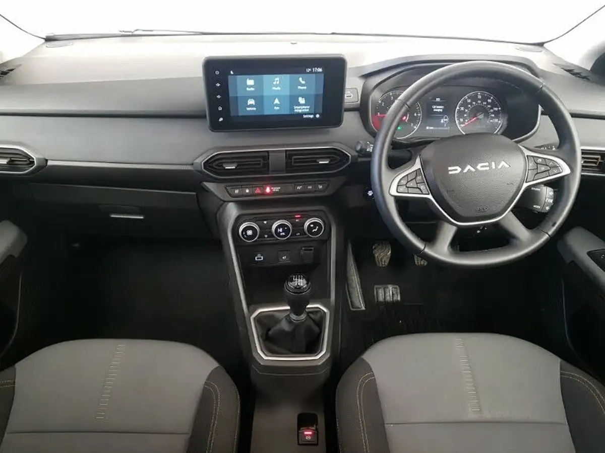 2024-dacia-sandero-stepway-10-tce-extreme-90bhp-big-2