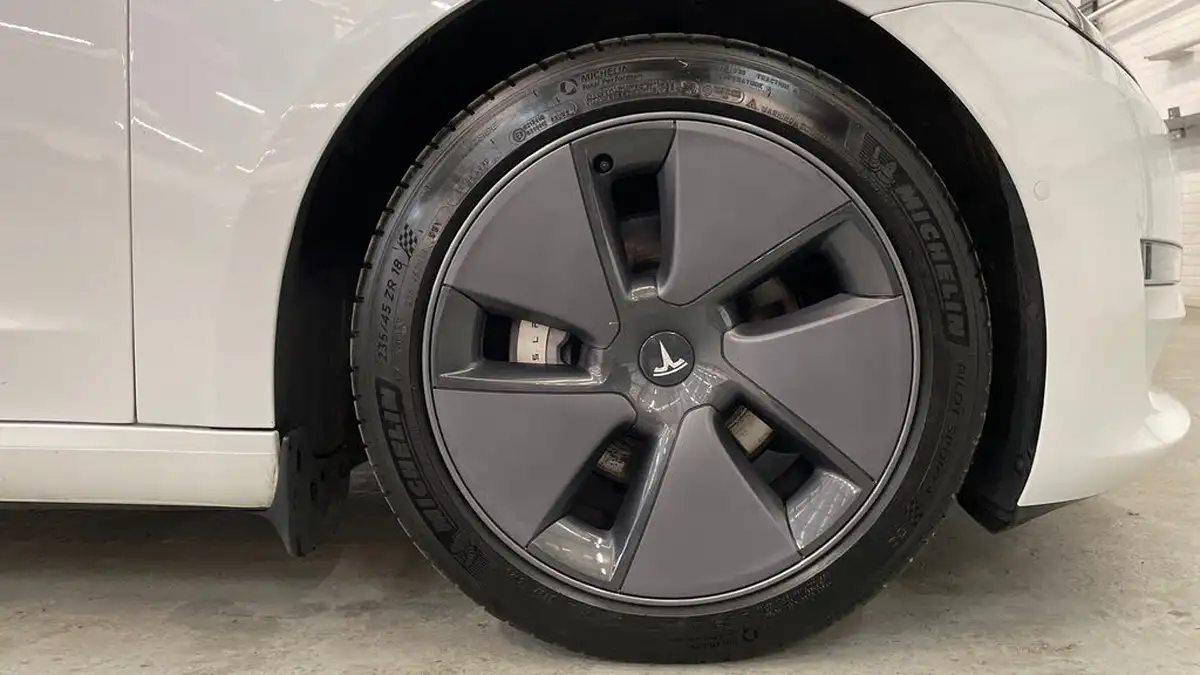 2021-tesla-model-3-e-long-range-awd-big-19