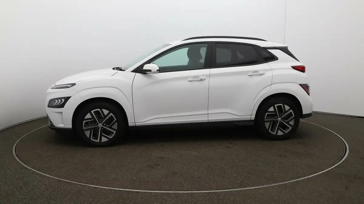 2022-hyundai-kona-e-premium-204ps-64kwh-7kw-obc-big-4