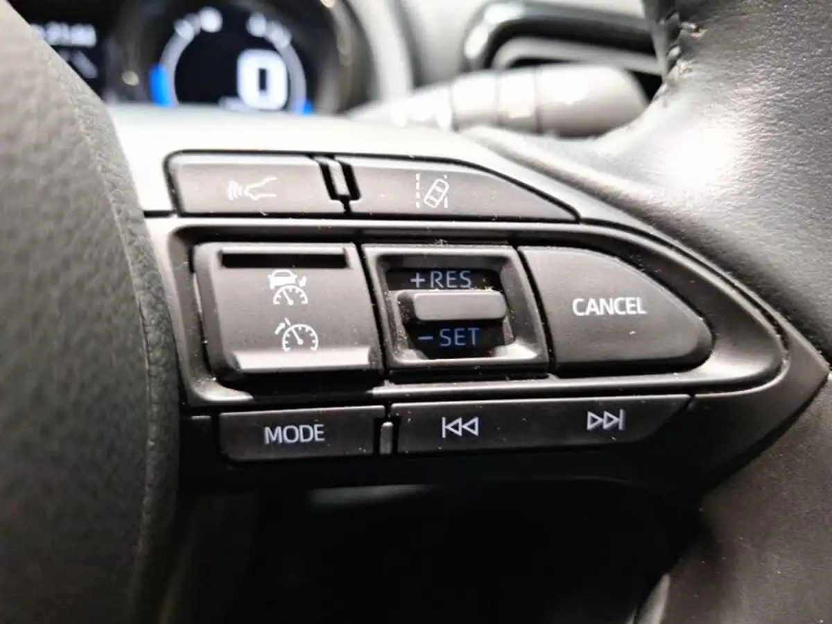 2022-toyota-yaris-15-vvt-i-dynamic-big-15