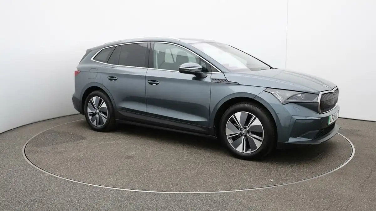2021-skoda-enyaq-e-80-suite-82-kwh-big-36