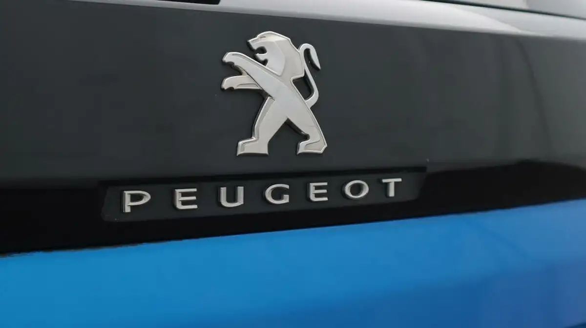 2022-peugeot-3008-suv-16-puretech-allure-premium-225bhp-hybrid-big-23
