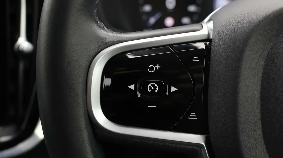 2020-volvo-v60-20-t6-inscription-big-20