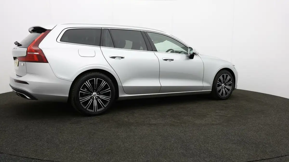 2020-volvo-v60-20-t6-inscription-big-44
