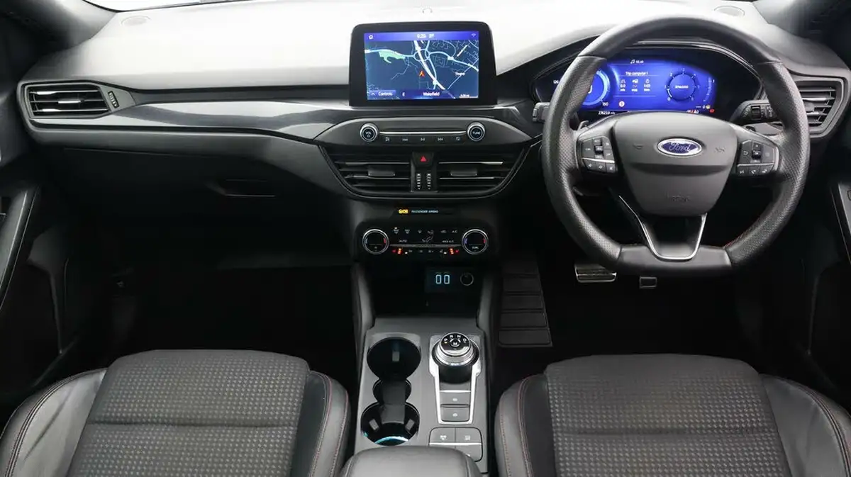 2020-ford-focus-15-st-line-x-hatchback-auto-big-12