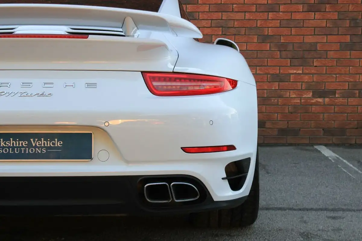 2015-porsche-911-38-turbo-coupe-big-51