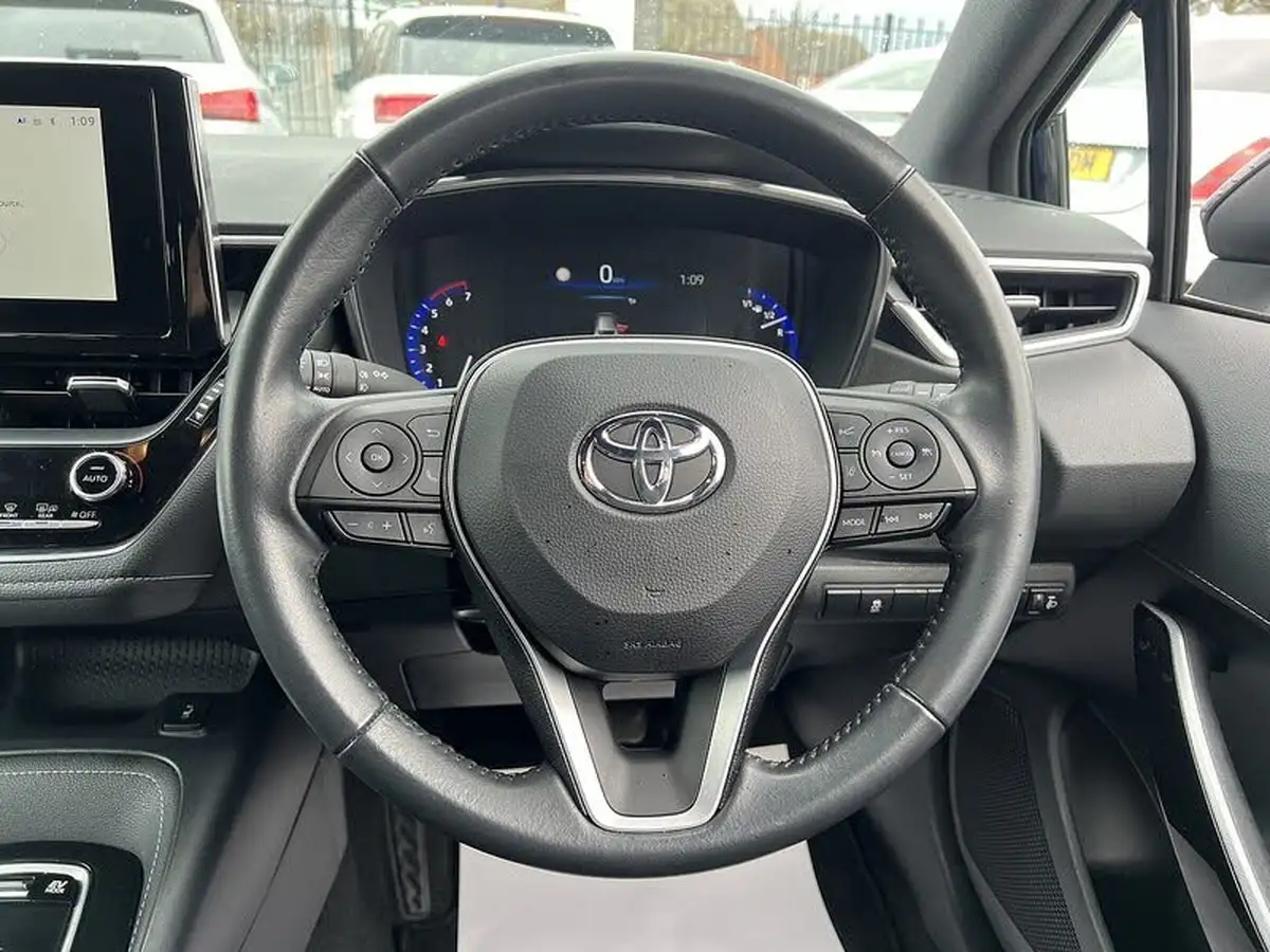 2022-toyota-corolla-18-vvt-i-design-120bhp-trk-hatchback-5d-big-39