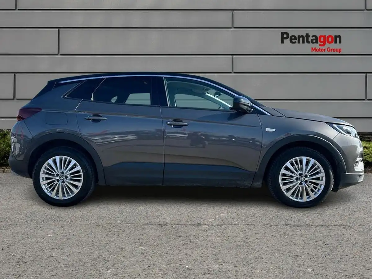 2020-vauxhall-grandland-x-12-sri-nav-big-10