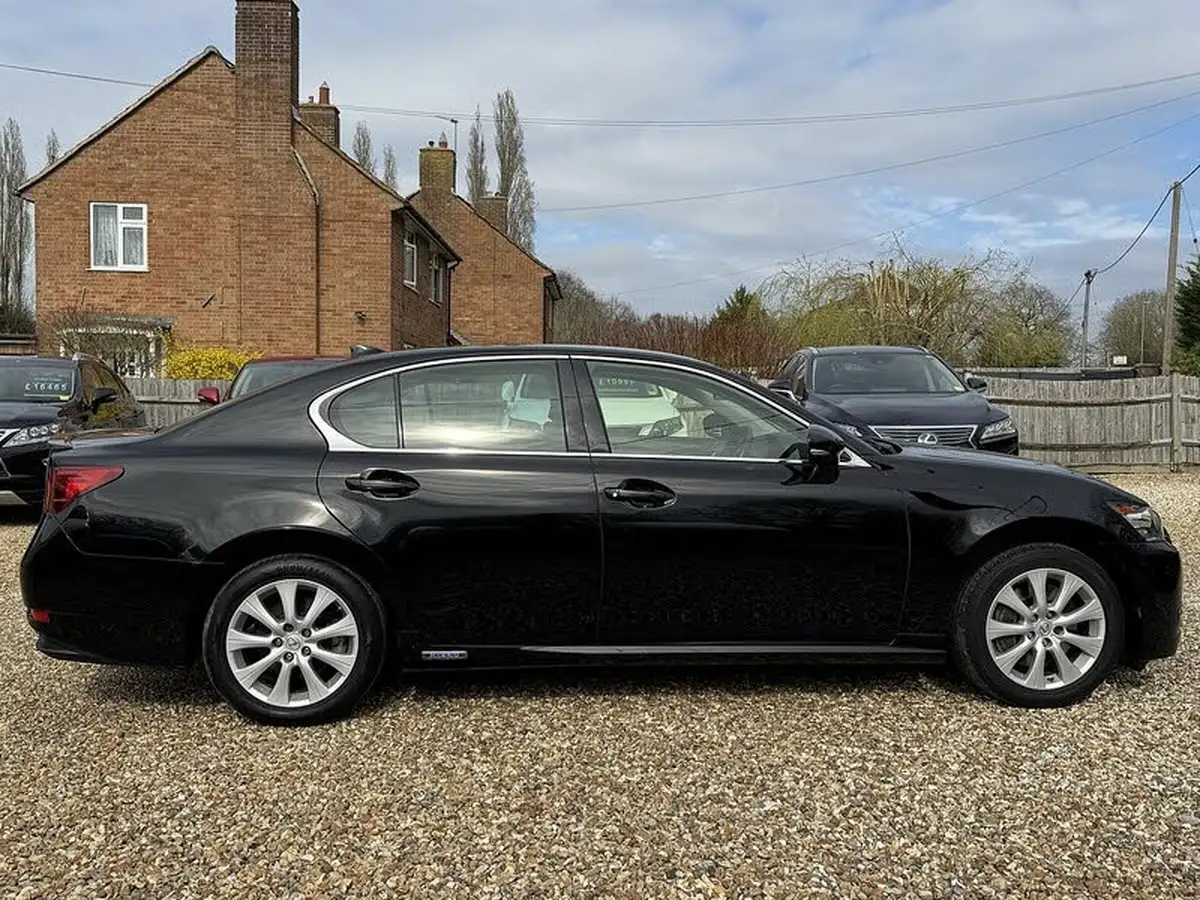 2015-lexus-gs-300h-25-se-big-11