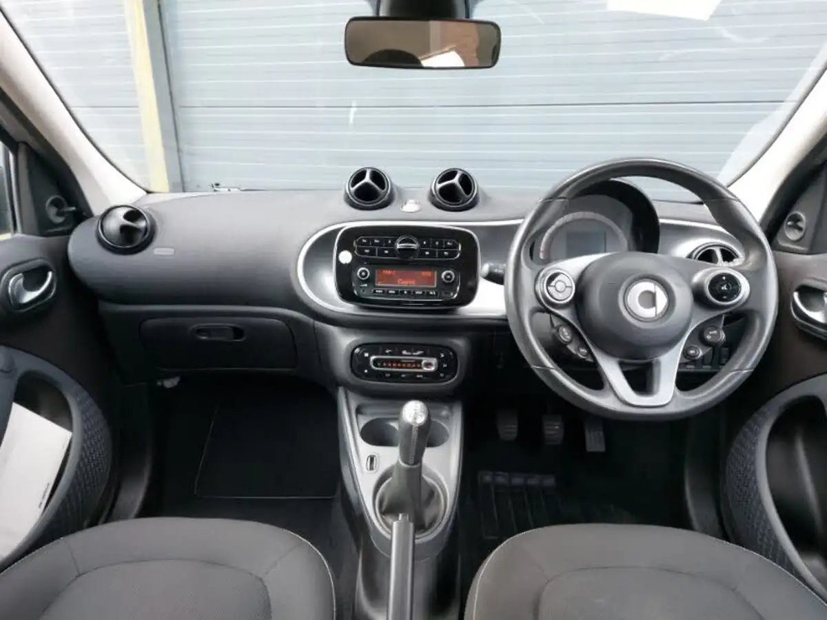 2016-smart-forfour-10-passion-70bhp-ss-big-2