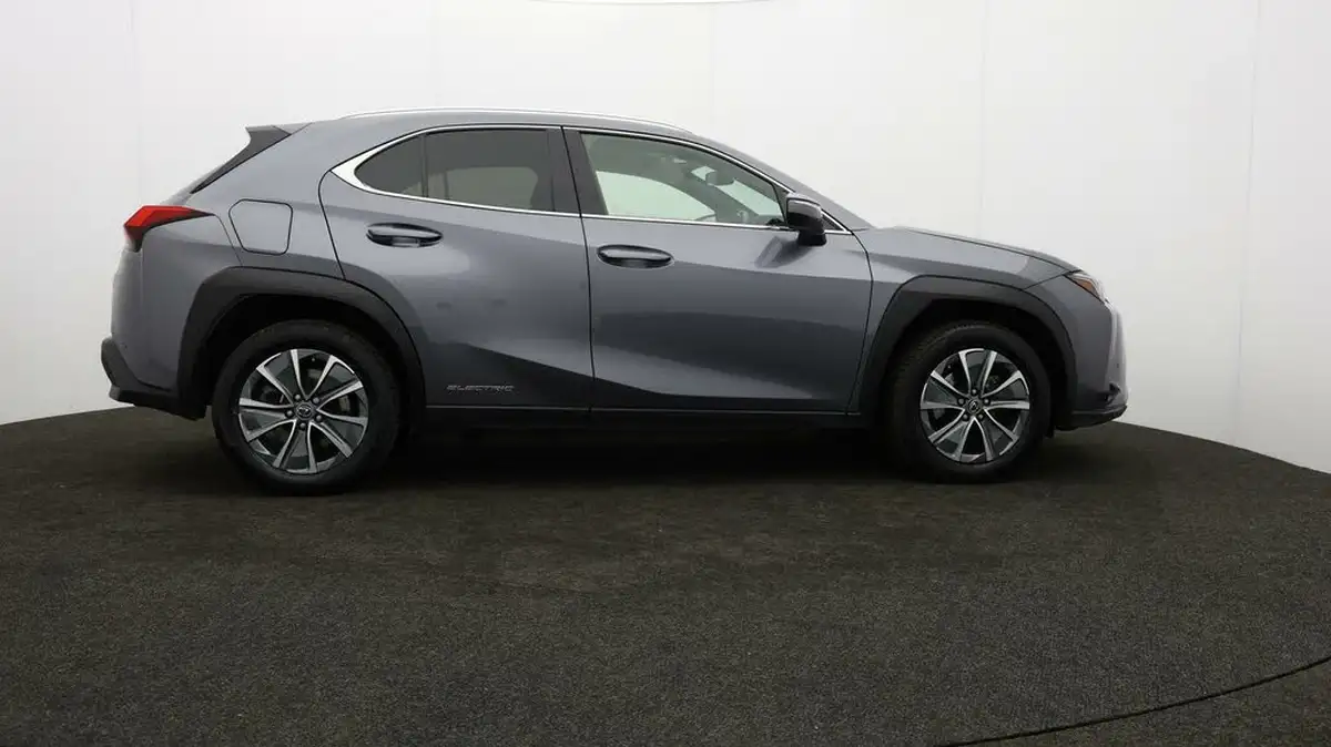 2021-lexus-ux-300e-e-ux-big-36