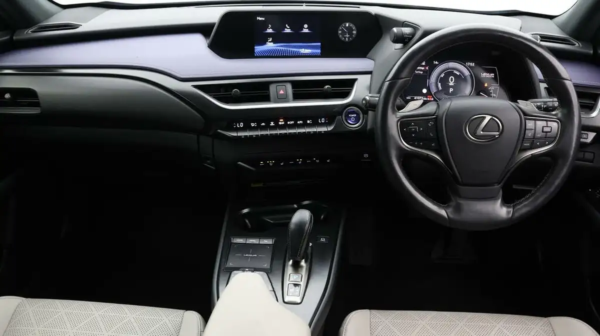 2021-lexus-ux-300e-e-ux-big-12