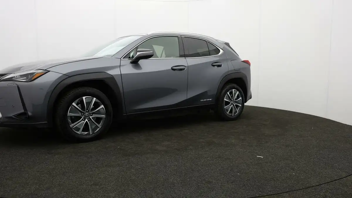 2021-lexus-ux-300e-e-ux-big-60
