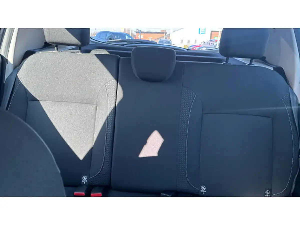 2018-dacia-sandero-10-sce-essential-big-14
