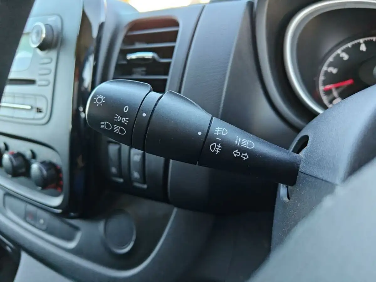 2019-vauxhall-vivaro-16cdti-sportive-2900-l2h1-145pseu6-biturbo-ss-panel-big-12