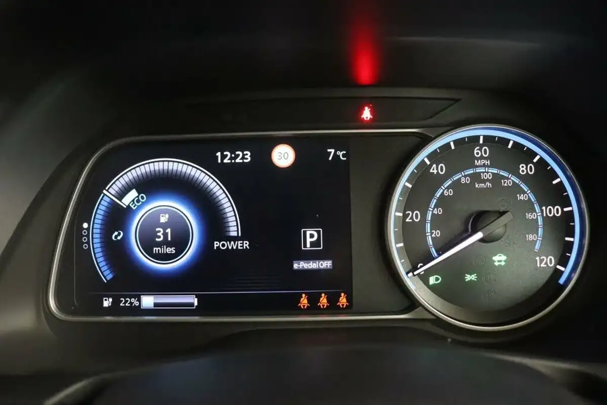 2020-nissan-leaf-e-n-connecta-big-20