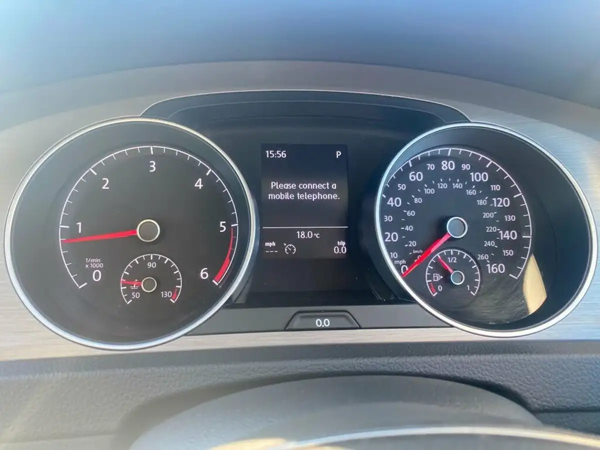 2015-volkswagen-golf-16tdi-match-110ps-bmtss-5d-dsg-big-27