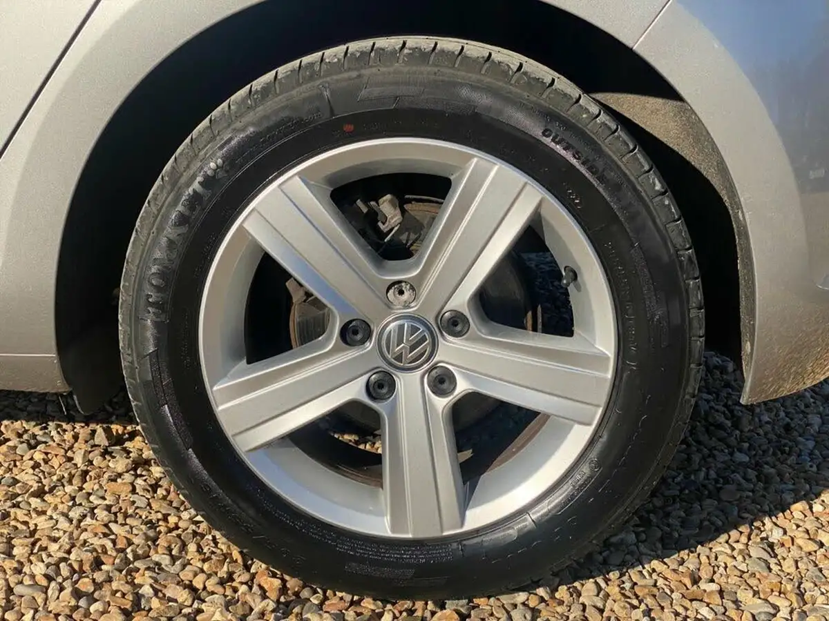 2015-volkswagen-golf-16tdi-match-110ps-bmtss-5d-dsg-big-51