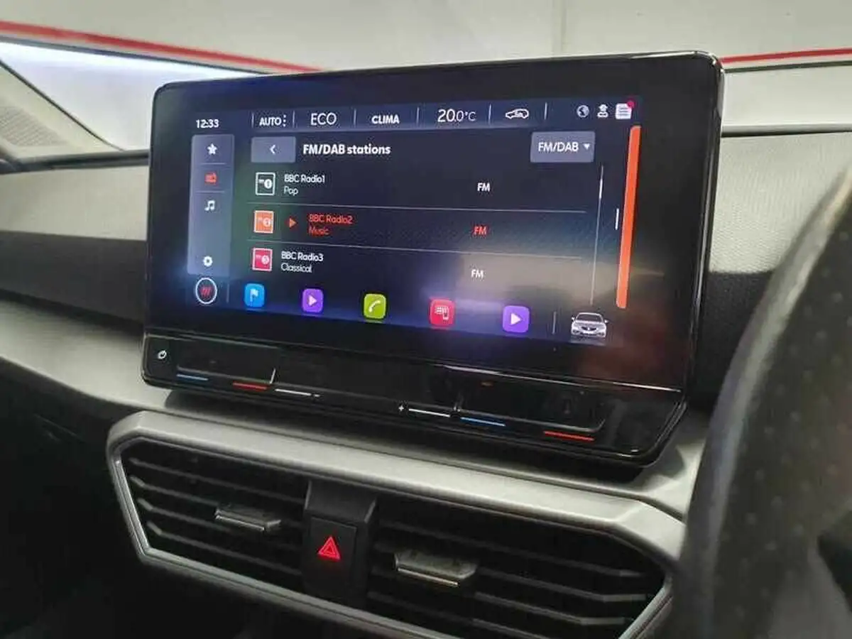 2021-seat-leon-14-e-hybrid-fr-hatchback-big-17