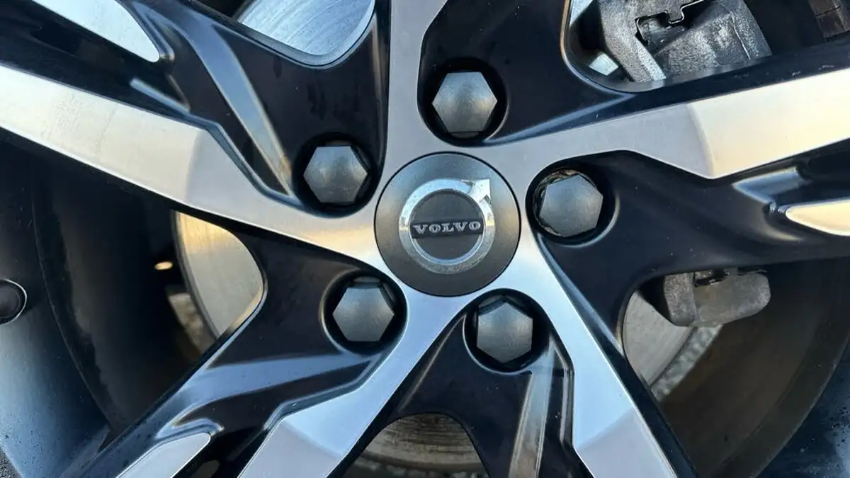 2022-volvo-xc40-15-t3-r-design-big-32