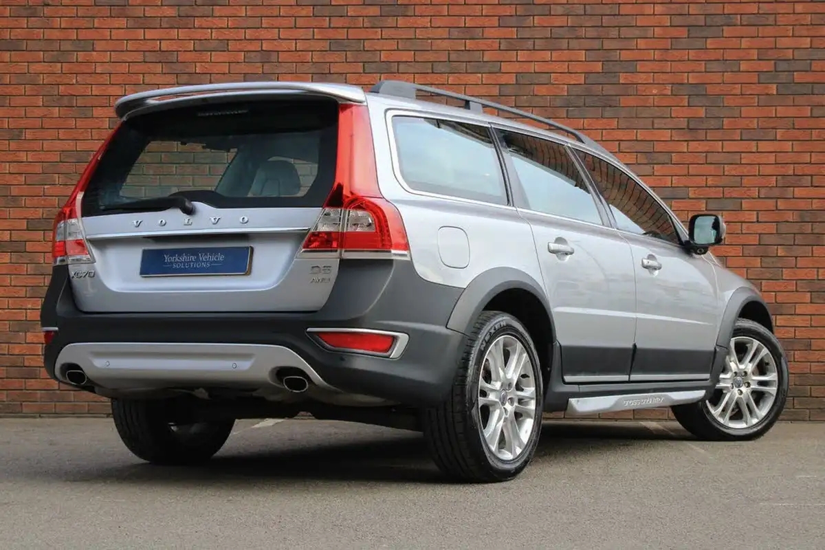 2014-volvo-xc70-24td-se-lux-d5-215bhp-geartronic-big-15
