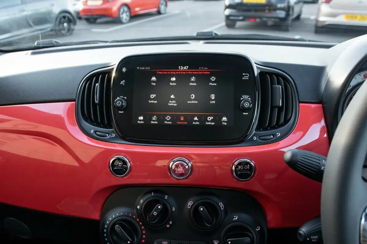 2020-fiat-500-10-lounge-big-26