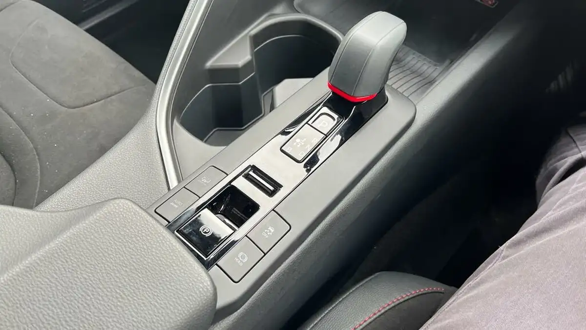 2024-toyota-c-hr-20-vvt-i-gr-sport-220bhp-plug-in-safety-packpremium-pack-big-39