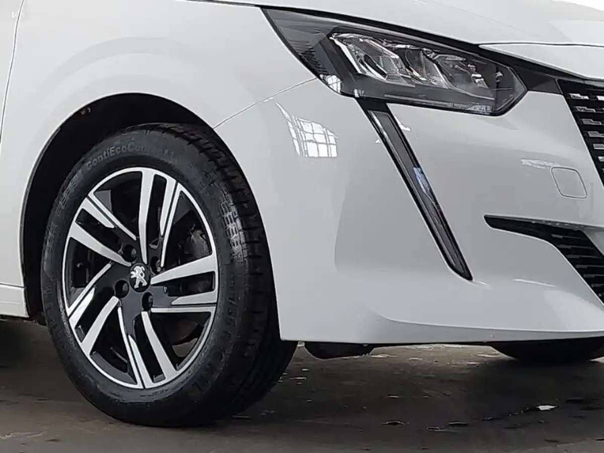 2023-peugeot-208-12-puretech-allure-premium-100ps-big-8