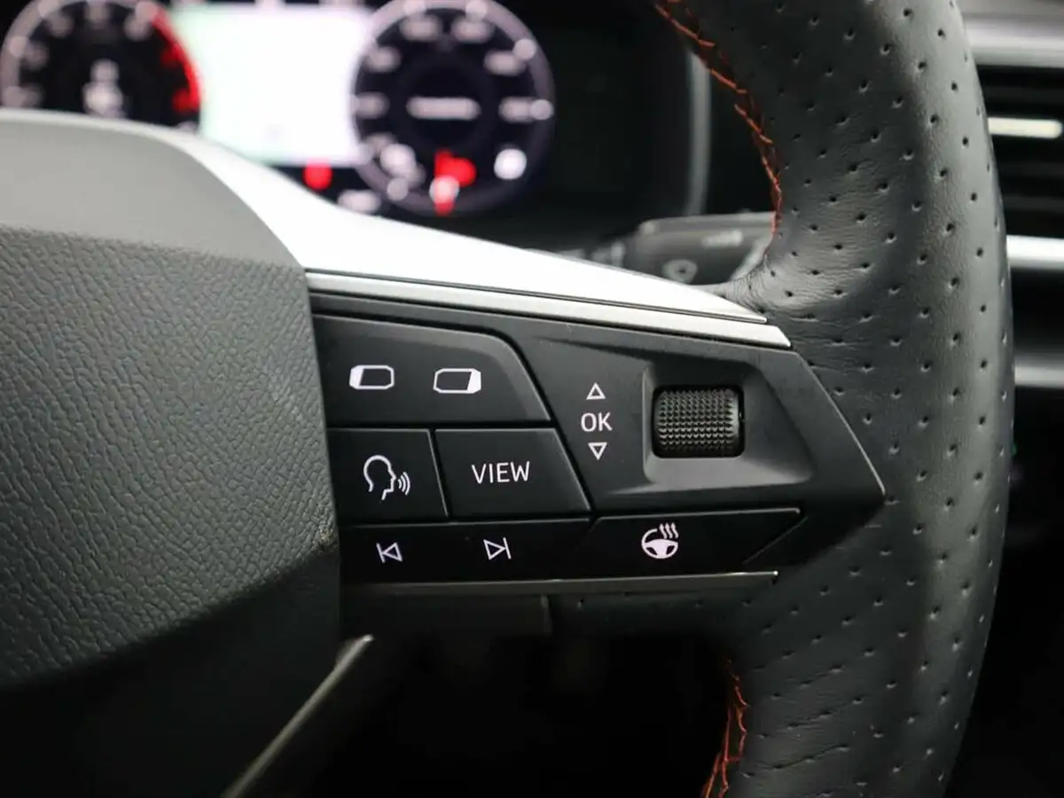 2021-seat-leon-15-tsi-evo-fr-sport-130ps-hatchback-big-22