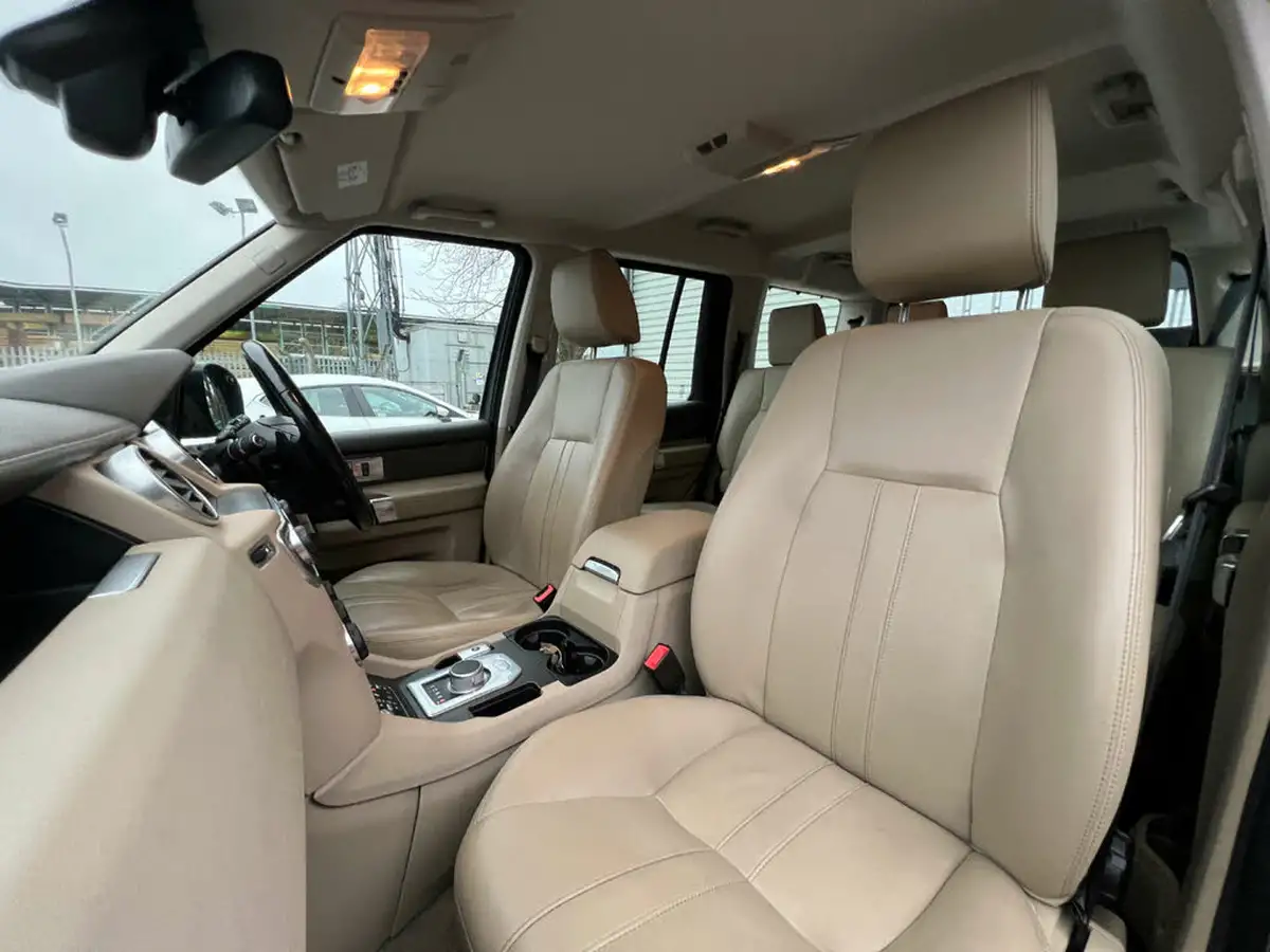 2015-land-rover-discovery-4-30td-se-tech-big-28