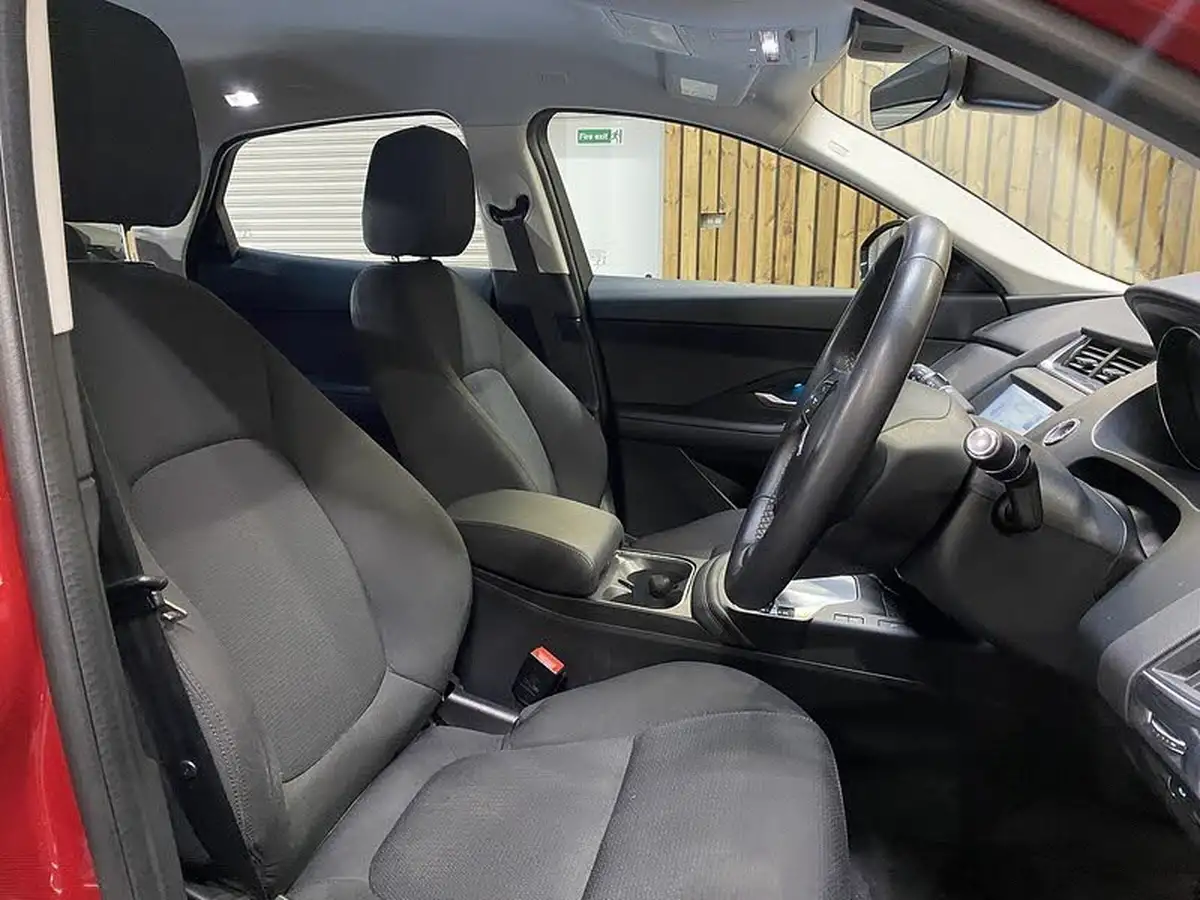 2020-jaguar-e-pace-20-i4-200ps-big-38