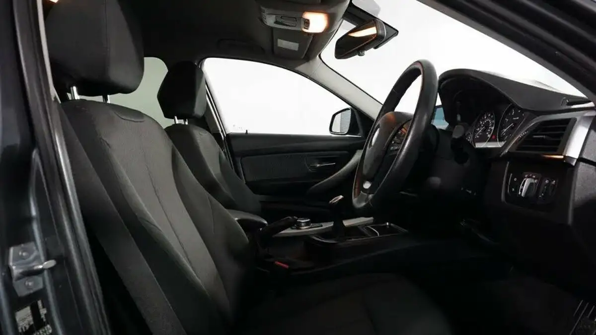 2018-bmw-3-series-20td-318d-se-touring-5d-big-8