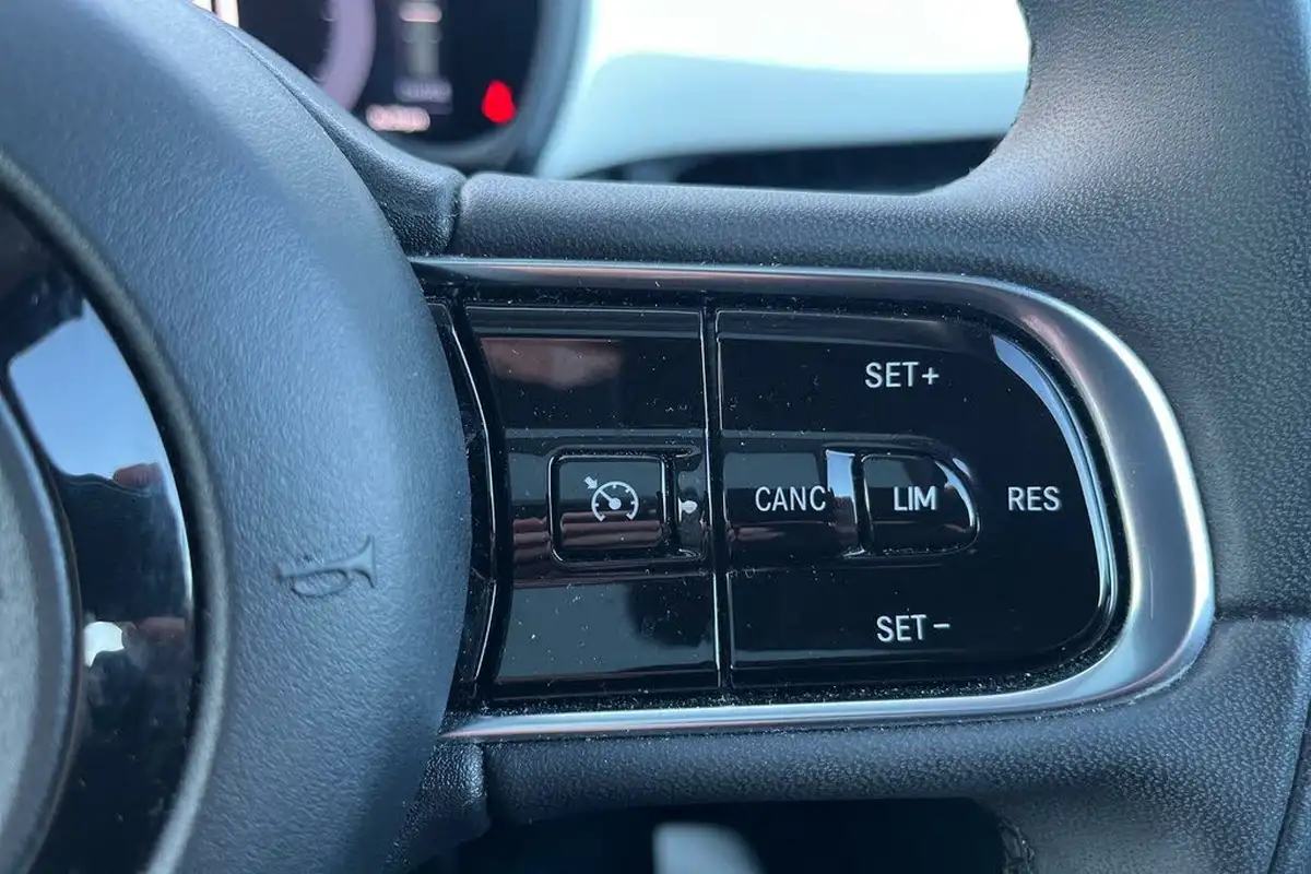 2021-fiat-500-e-icon-big-20