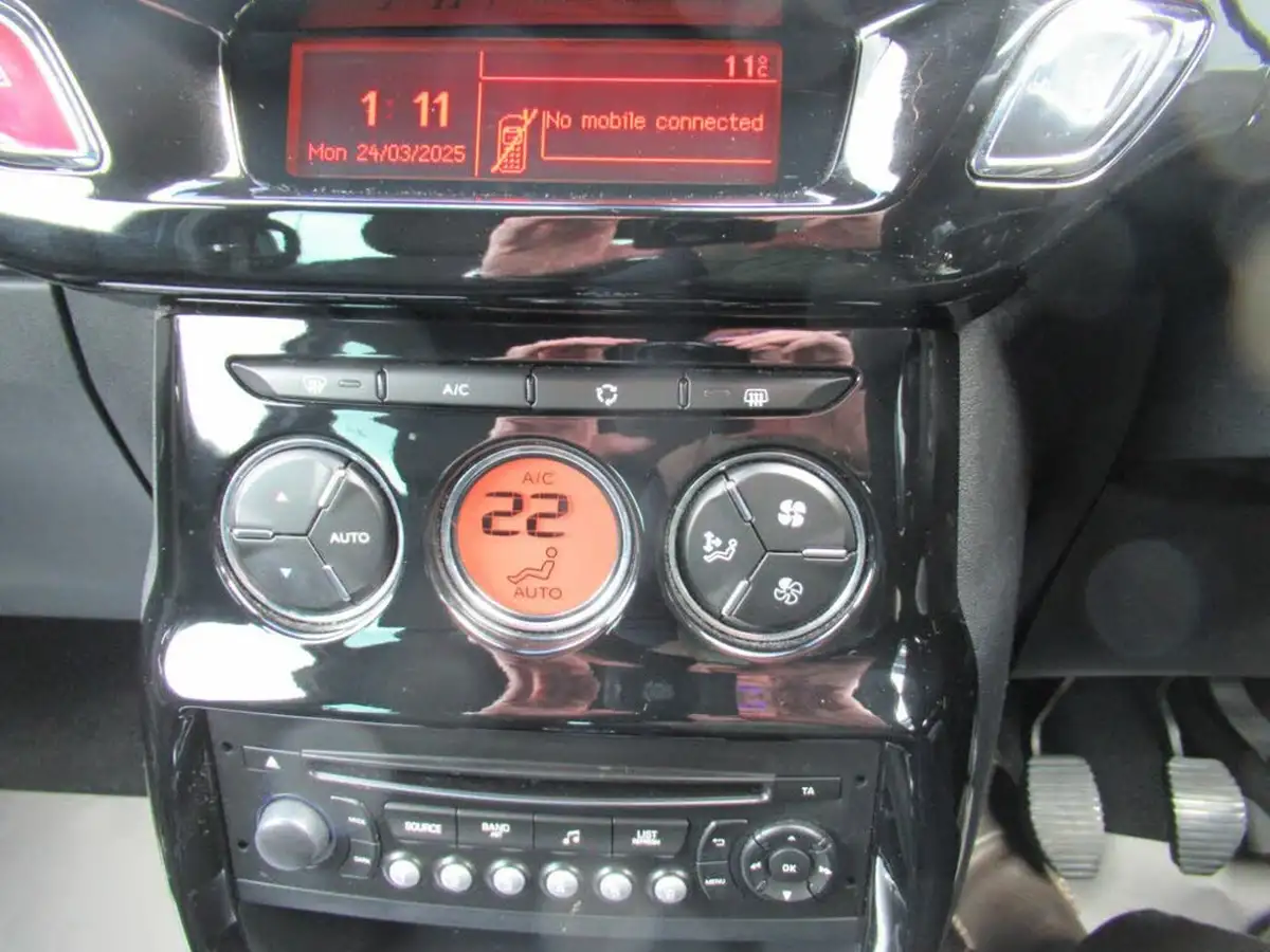 2013-citroen-ds3-16e-hdi-dstyle-plus-airdream-big-15