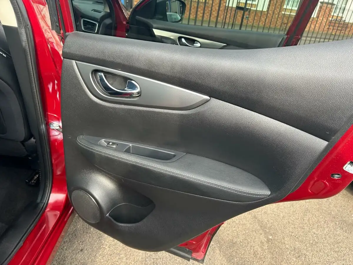 2021-nissan-qashqai-13-dig-t-n-motion-140ps-big-18